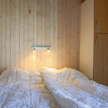 Three-bedroom In Holiday home *