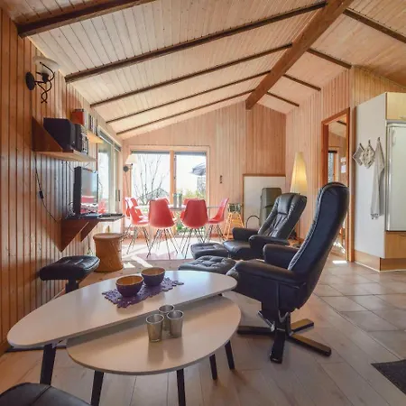 Holiday home Three-bedroom In