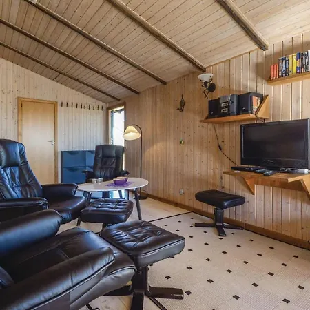 Three-bedroom In * Hejls